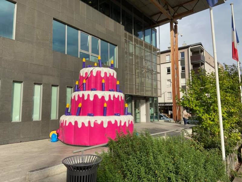 Location gâteaux anniversaire géant à Lyon